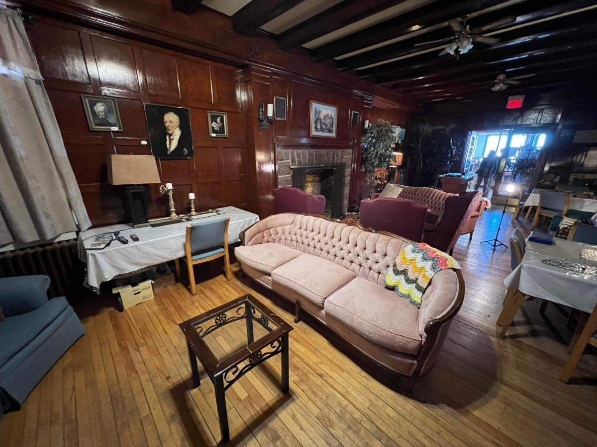 Red Rock Inn Экстерьер фото